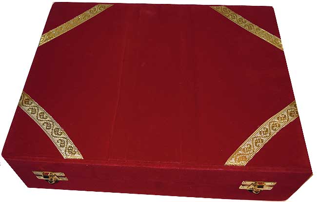 Qur'an Majeed No. 3-A Hafizi- Velvet Box - Black OR Red (image 3)