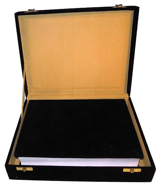 Qur'an Majeed No. 3-A Hafizi- Velvet Box - Black OR Red (image 5)